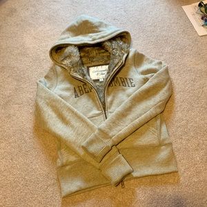 ABERCROMBIE Faux Fur Sweatshirt